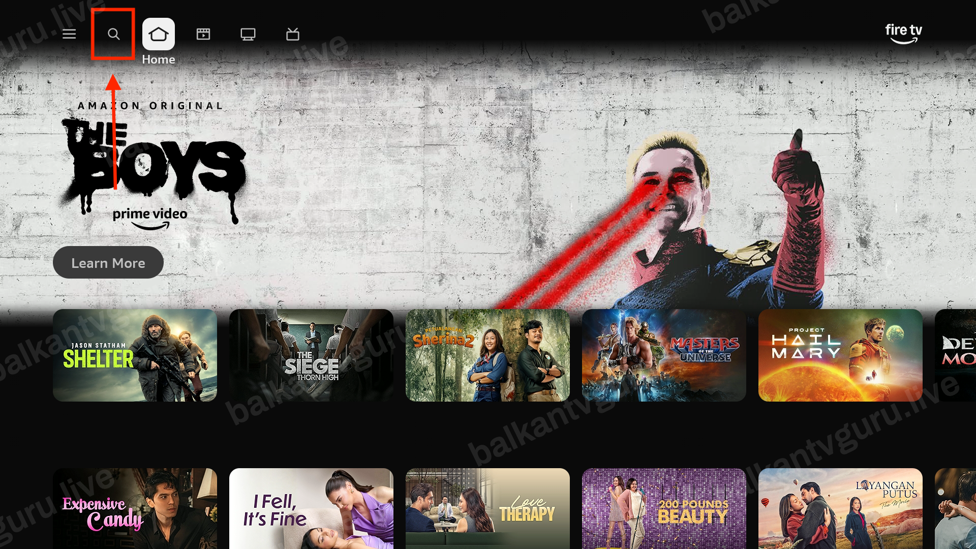 Početni ekran Fire TV uređaja sa označenom ikonicom lupe u gornjem lijevom uglu.