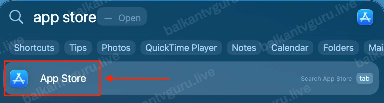 Traka za pretragu na Macu sa ukucanim imenom prodavnice aplikacija; prvi rezultat je uokviren.